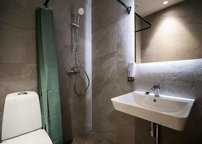 Airport-bus - 13 North - 2 *